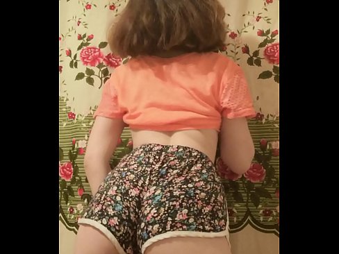❤️ Szexi fiatal csaj vetkőzteti le a rövidnadrágját a kamera előtt. ️❌ Szex videó at hu.sexafinkarasskaz.ru ❌
