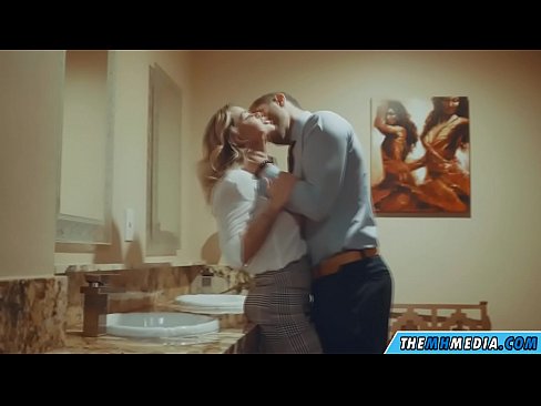❤️ Amikor egy bögyös szőke elcsábít egy nyilvános WC-ben ️❌ Szex videó at hu.sexafinkarasskaz.ru ❌
